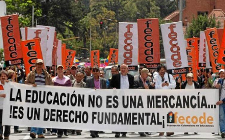 APROBADO PARO NACIONAL DE MAESTROS PARA LOS DÍAS 20 Y 21 DE OCTUBRE. 7