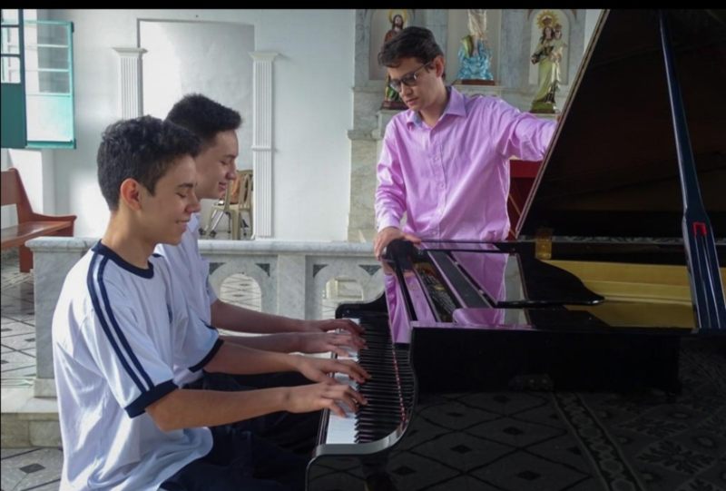 Pianistas del Conservatorio clasificaron a concurso internacional.   1