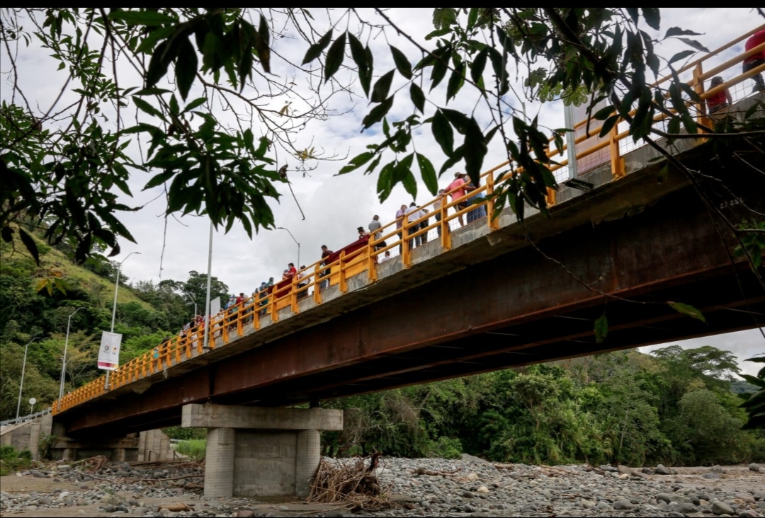 ¡Un sueño hecho realidad!. Gobernador Orozco inauguró puente de Gualanday Tolima. 2