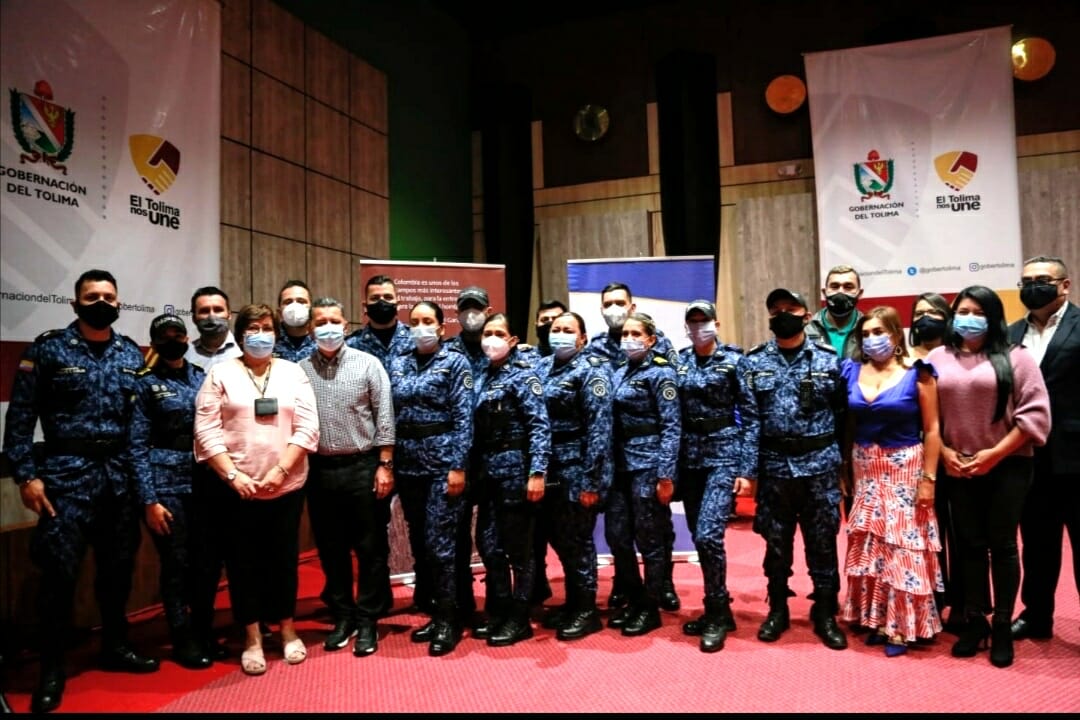 *Internos y guardianes del COIBA de Picaleña van la la universidad becados por la Gobernaciòn del Tolima* 1