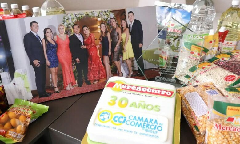 Cámara de Comercio de Ibagué realizó un reconocimiento a Supermercados Mercacentro. 9 Cámara de Comercio de Ibagué realizó un reconocimiento a Supermercados Mercacentro. 9