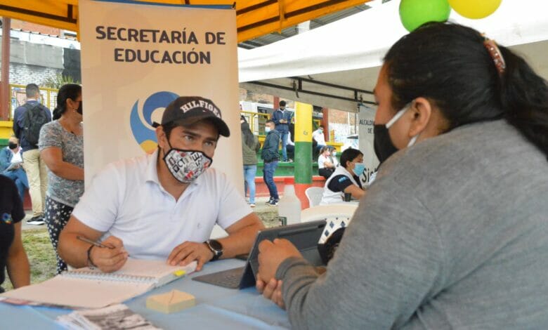 Más de 1.600 ibaguereños participaron en jornada de 'Alcaldía y Gobernación al Barrio' en la comuna 13. 6 Más de 1.600 ibaguereños participaron en jornada de 'Alcaldía y Gobernación al Barrio' en la comuna 13. 6