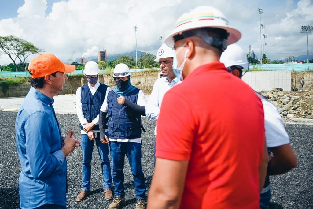 *Ibaguereños visitaron obras de infraestructura que se construyen en el Parque Deportivo* 1