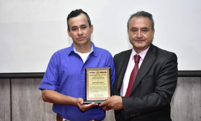 JAIR GUZMAN ORJUELA Mejor líder comunitario de la zona rural de Ibagué 2021. 6