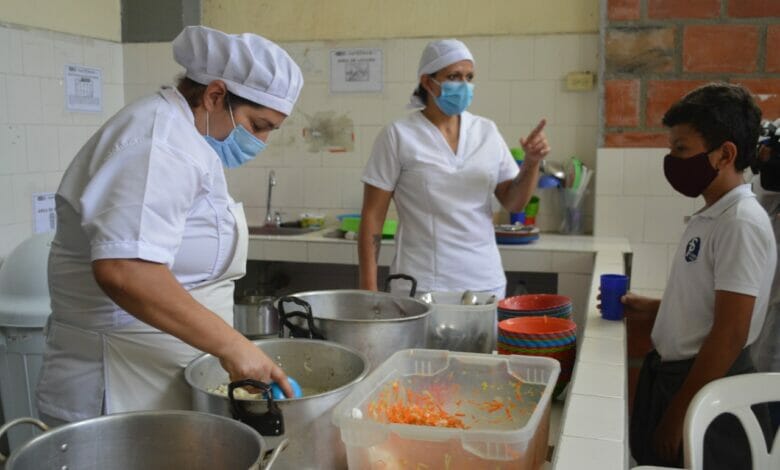 *Inició la alimentación preparada en sitio del PAE en Ibagué* 9