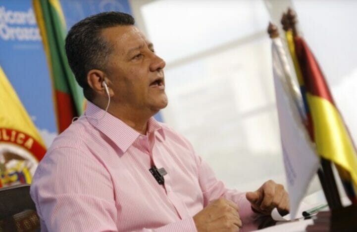 Gobernador Orozco madrugó a revisar gestión de su equipo de gobierno. 8
