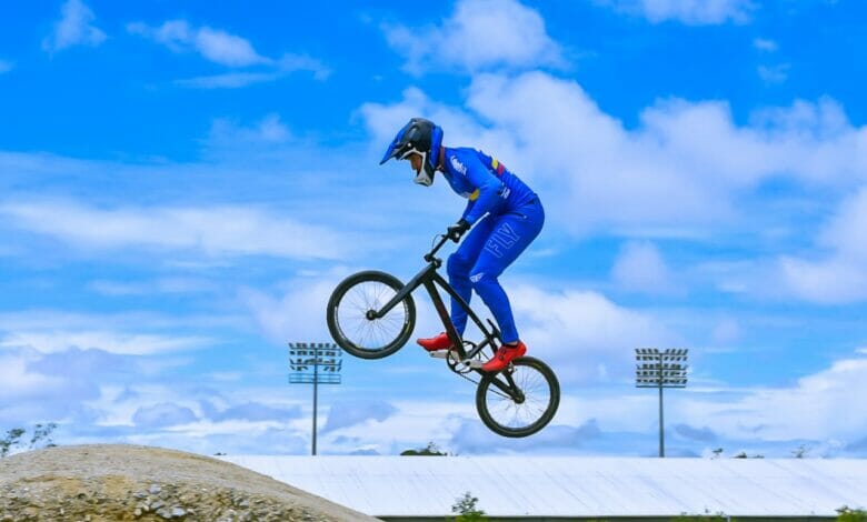 El doble medallista olímpico, Carlos Ramírez, realizó primeras pruebas sobre la pista BMX de Ibagué. 4 El doble medallista olímpico, Carlos Ramírez, realizó primeras pruebas sobre la pista BMX de Ibagué. 4