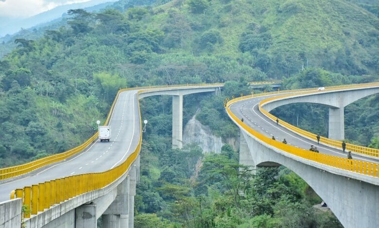 Gobernador Orozco espera pronta solución vial entre Cajamarca e Ibagué. 3