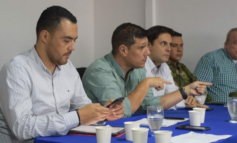 Alcaldía, comerciantes formales y vendedores ambulantes llegaron a un acuerdo. 21 Alcaldía, comerciantes formales y vendedores ambulantes llegaron a un acuerdo. 21