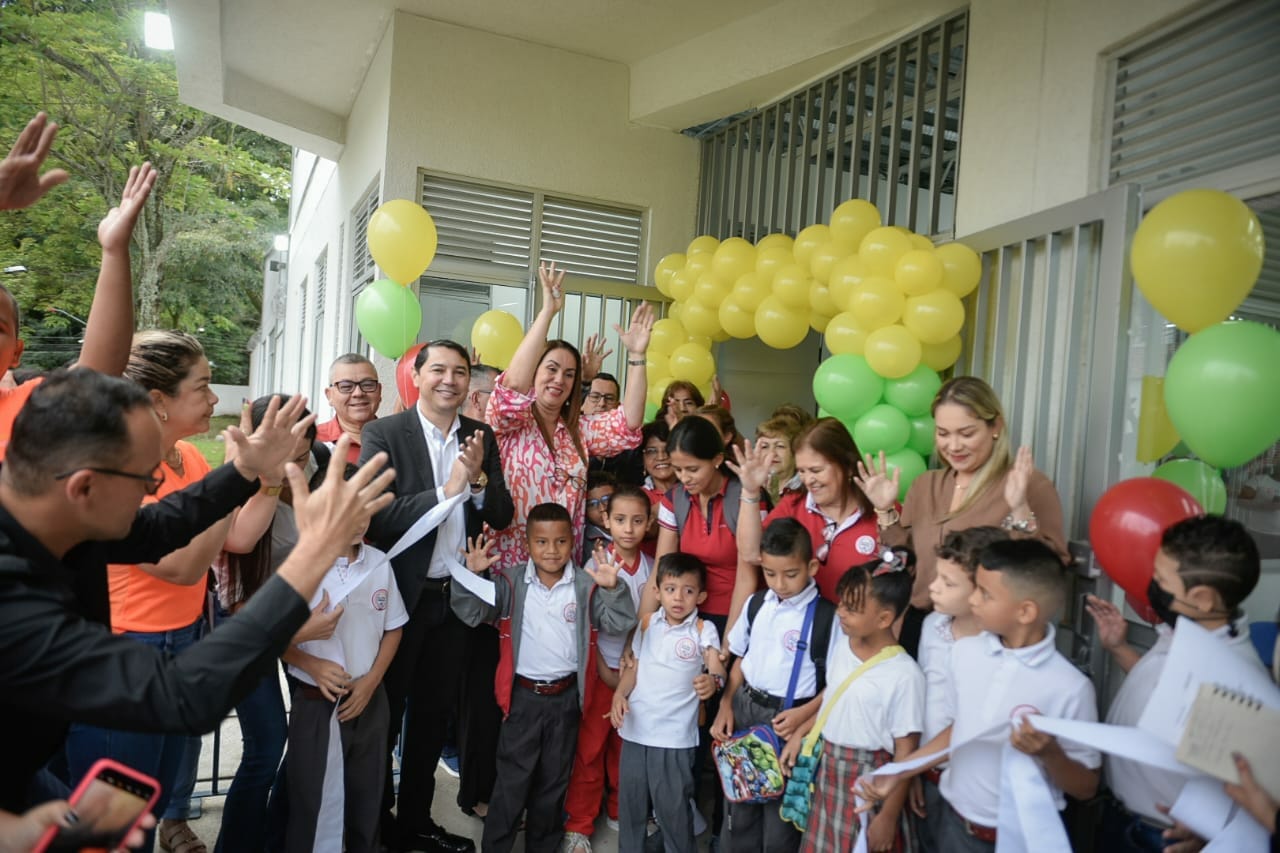 Alcaldía de Ibagué inauguró el primer colegio para niños sordos de la región. 1