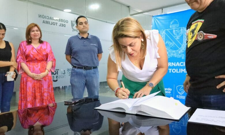 Tomaron posesión las nuevas secretarias General y de Infraestructura del Tolima. 12 Tomaron posesión las nuevas secretarias General y de Infraestructura del Tolima. 12