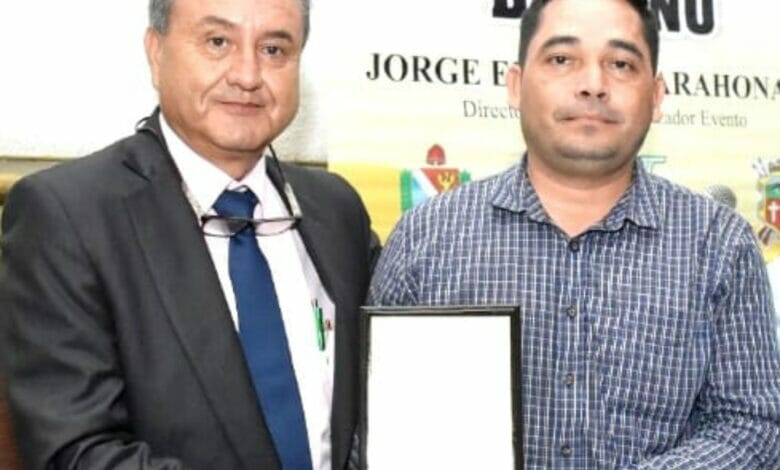 LUIS GONZALO DUARTE VARÓN Mejor líder social y comunitario del Tolima 2022. 14 LUIS GONZALO DUARTE VARÓN Mejor líder social y comunitario del Tolima 2022. 14