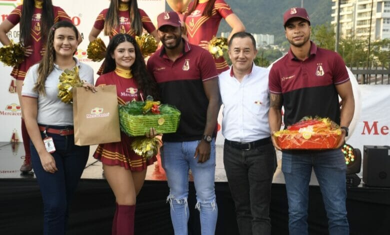 Mercacentro, realizó la presentación y entrega oficial del nuevo uniforme al Club de Porristas Deportes Tolima 10