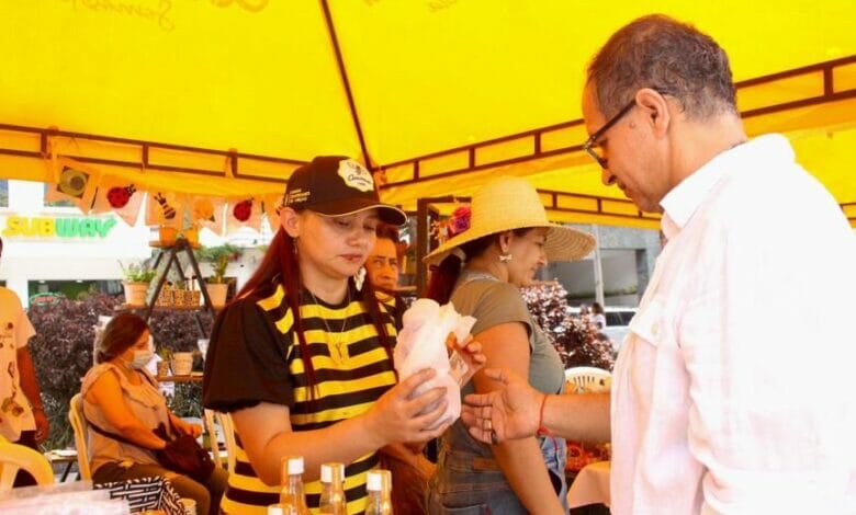 Abierta convocatoria para participar en la Feria Empresarial ‘Día Mundial de la Abeja’. 1 Abierta convocatoria para participar en la Feria Empresarial ‘Día Mundial de la Abeja’. 1