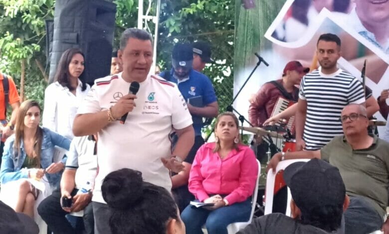 Gobernador Ricardo Orozco dió inicio a la pavimentación de la vía Cay – la Cascada en el Cañón del Combeima. 20 Gobernador Ricardo Orozco dió inicio a la pavimentación de la vía Cay – la Cascada en el Cañón del Combeima. 20