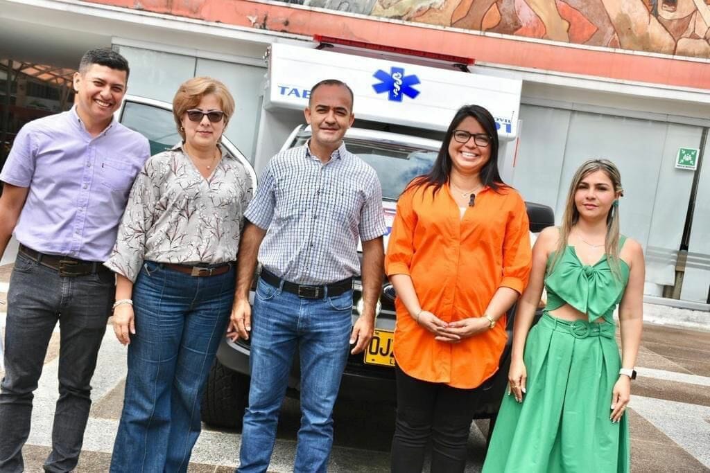 Gobernación del Tolima entregó ambulancia al Hospital de Villahermosa. 2