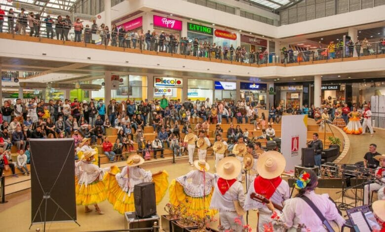 Festival Folclórico Colombiano se tomará los centros comerciales de Bogotá. 15 Festival Folclórico Colombiano se tomará los centros comerciales de Bogotá. 15