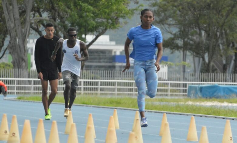 *Selección Ecuador de Atletismo eligió a Ibagué como sede para concentración* 13 *Selección Ecuador de Atletismo eligió a Ibagué como sede para concentración* 13
