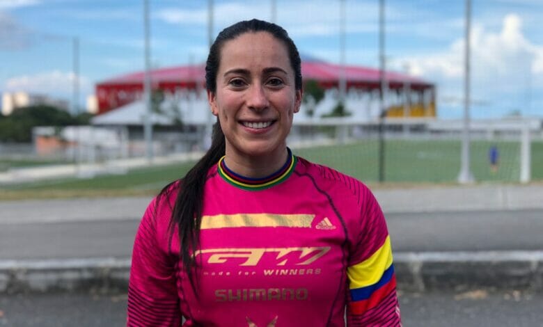 ¡La campeona olímpica, Mariana Pajón, ya está en Ibagué!. 13