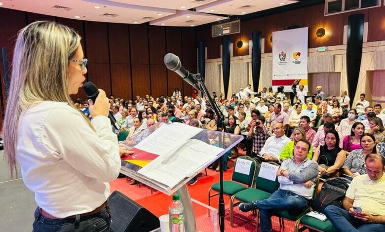 Gobierno nacional presentó guía para que alcaldes y gobernadores inicien procesos de empalme. 3 Gobierno nacional presentó guía para que alcaldes y gobernadores inicien procesos de empalme. 3