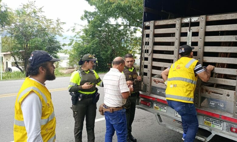 El Grupo Operativo Anticontrabando GOAT de la Secretaría de Hacienda del Tolima hace presencia en las carreteras del departamento. . 11 El Grupo Operativo Anticontrabando GOAT de la Secretaría de Hacienda del Tolima hace presencia en las carreteras del departamento. . 11