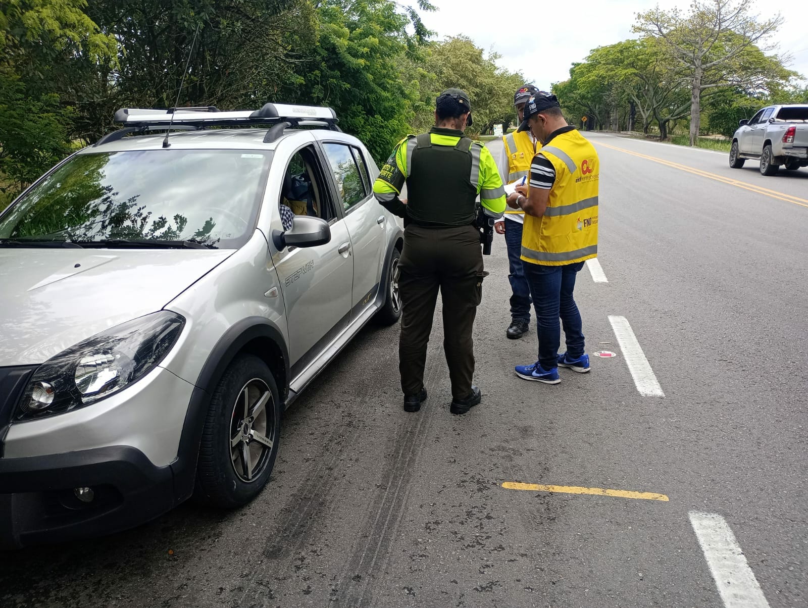 El Grupo Operativo Anticontrabando GOAT de la Secretaría de Hacienda del Tolima hace presencia en las carreteras del departamento. . 2