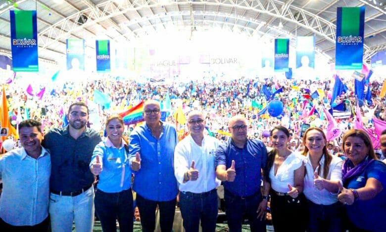 Multitudinaria, contundente, desbordada en emociones: Así fue la gran manifestación de respaldo a Jorge Bolívar. 14 Multitudinaria, contundente, desbordada en emociones: Así fue la gran manifestación de respaldo a Jorge Bolívar. 14