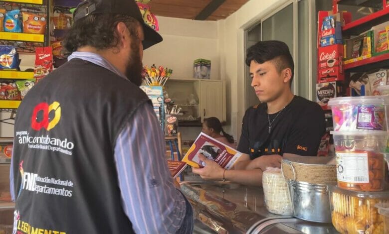 *El Grupo Operativo Anticontrabando del Tolima GOAT invita a los tenderos a hacer parte de la campaña #LegalmenteTolimense.* 4 *El Grupo Operativo Anticontrabando del Tolima GOAT invita a los tenderos a hacer parte de la campaña #LegalmenteTolimense.* 4