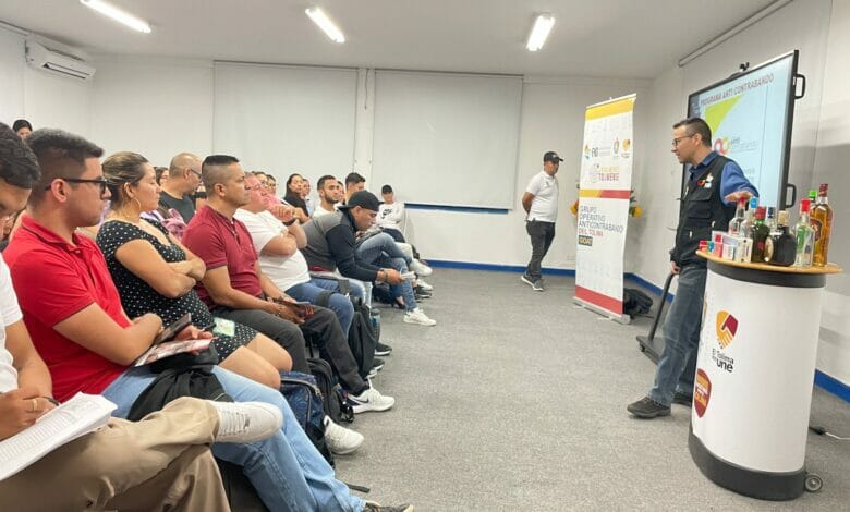 *El Grupo Operativo Anticontrabando del Tolima GOAT, realizó jornada de sensibilización a estudiantes de la Universidad UNIMINUTO.* 3