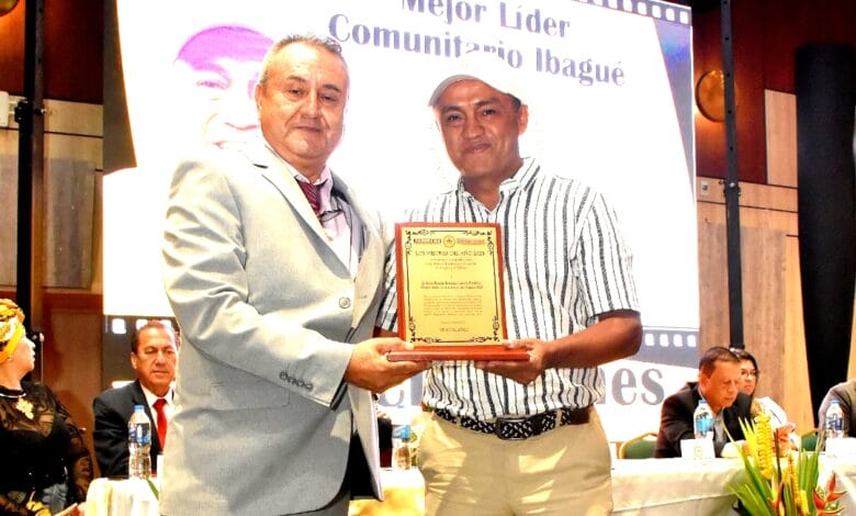JORGE RAÚL BALLESTEROS Mejor líder social y comunitario de Ibagué 2023. 9 JORGE RAÚL BALLESTEROS Mejor líder social y comunitario de Ibagué 2023. 9