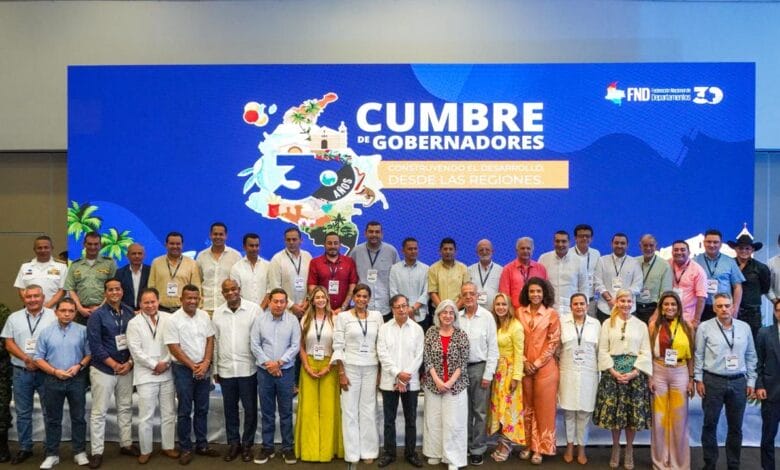 Gobernadores de Colombia solicitan más recursos para descentralización administrativa y autonomía territorial. 8 Gobernadores de Colombia solicitan más recursos para descentralización administrativa y autonomía territorial. 8