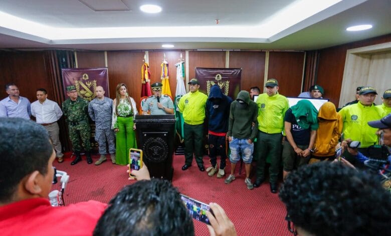 Autoridades departamentales revelan cartel de los delincuentes más buscados en el Tolima. 7 Autoridades departamentales revelan cartel de los delincuentes más buscados en el Tolima. 7