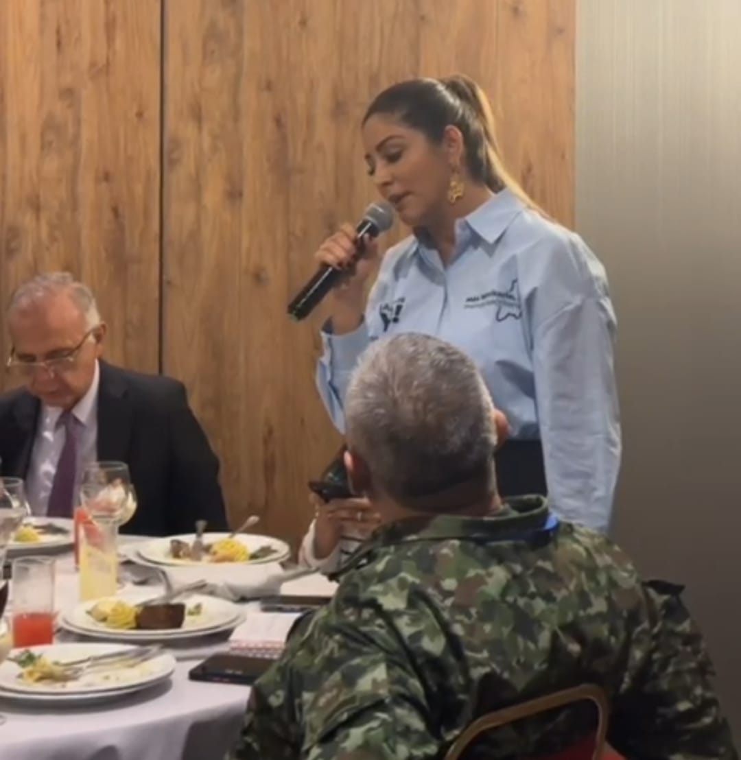 “No dejemos que esa plaga, que esa yerba mala, crezca en nuestro campo fértil”: Lo que le dijo Adriana Matiz al ministro de Defensa. 1 “No dejemos que esa plaga, que esa yerba mala, crezca en nuestro campo fértil”: Lo que le dijo Adriana Matiz al ministro de Defensa. 1