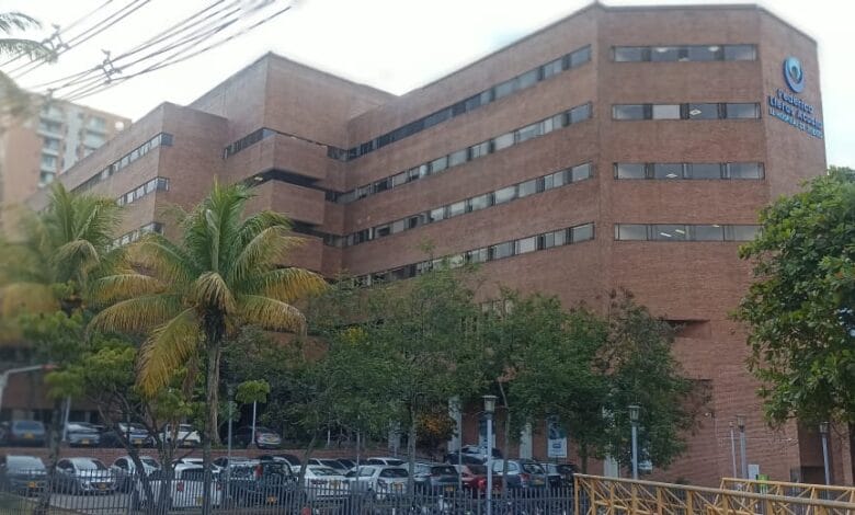Nunca más pacientes botados en el piso: primera exigencia de gobernadora a nuevos gerentes de hospitales del Tolima. 3