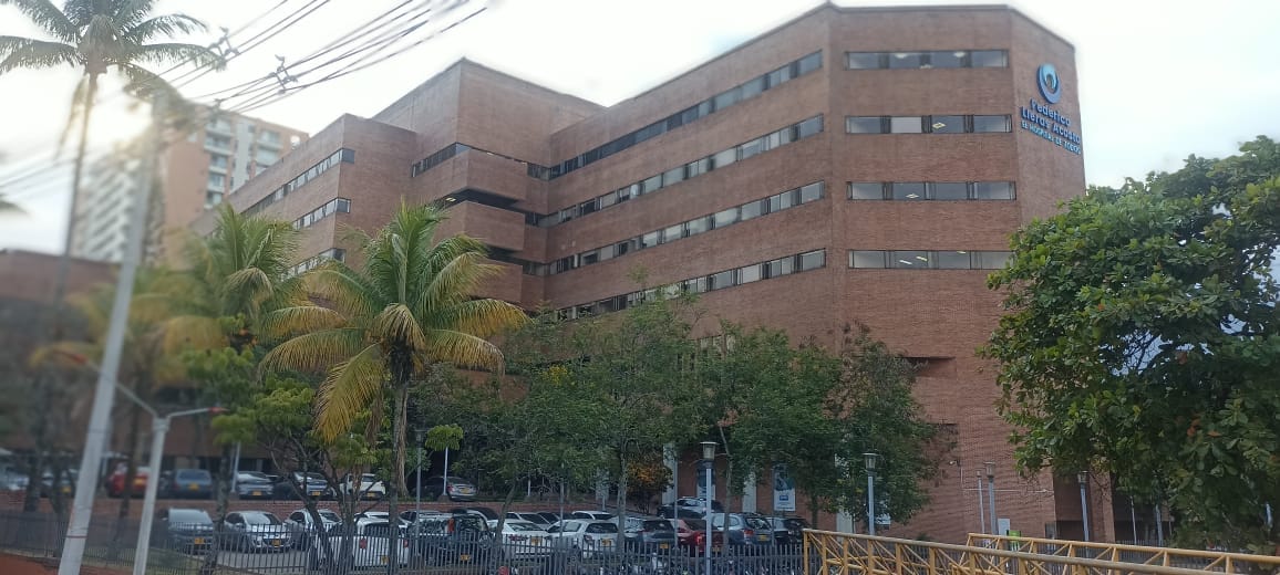 Nunca más pacientes botados en el piso: primera exigencia de gobernadora a nuevos gerentes de hospitales del Tolima. 1