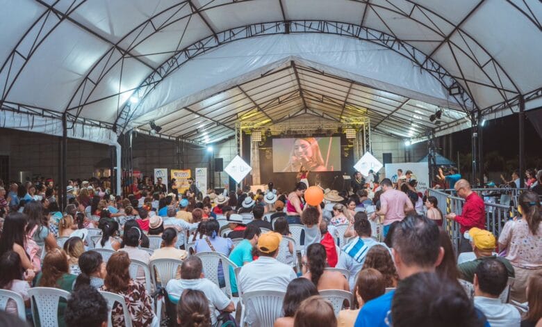 *Así será la imposición de bandas del Encuentro Nacional del Folclor en el Parque Murillo Toro* 9 *Así será la imposición de bandas del Encuentro Nacional del Folclor en el Parque Murillo Toro* 9