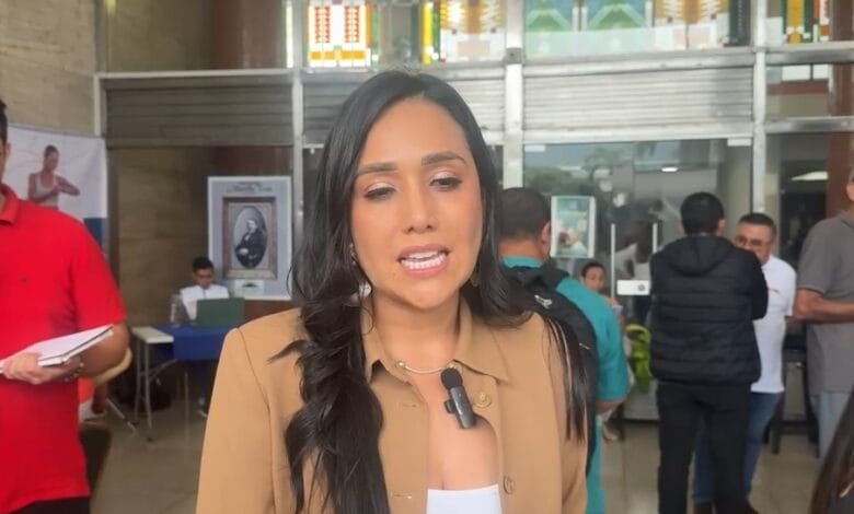 *“Se necesita reforzar la vacunación en el sur”: el urgente llamado de la secretaria de Salud del Tolima* 12 *“Se necesita reforzar la vacunación en el sur”: el urgente llamado de la secretaria de Salud del Tolima* 12
