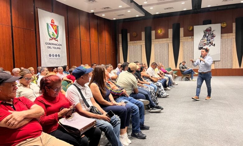 Líderes comunales de Ibagué se capacitan en IA y tecnología con APROTIC 6