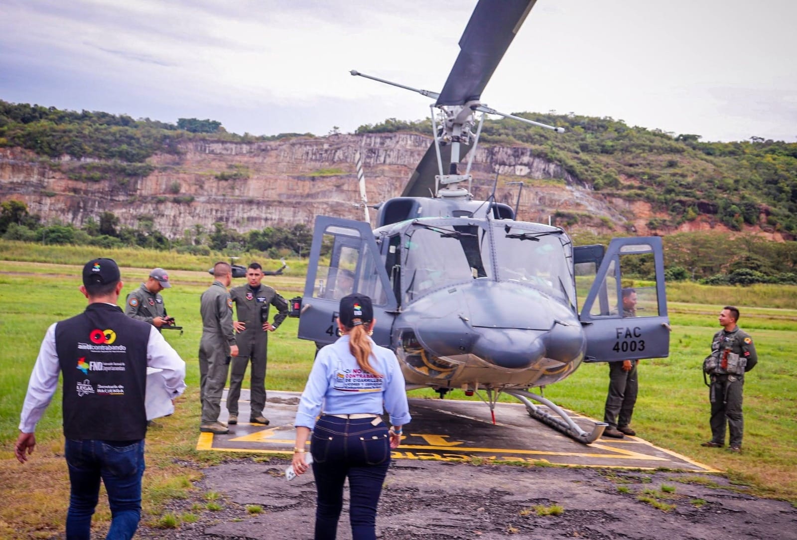 El GOAT y el Grupo de Combate Aéreo N.° 4 adelantan sobrevuelos en diferentes municipios para fortalecer la prevención, promover la legalidad y proteger la salud de los tolimenses. 1 El GOAT y el Grupo de Combate Aéreo N.° 4 adelantan sobrevuelos en diferentes municipios para fortalecer la prevención, promover la legalidad y proteger la salud de los tolimenses. 1